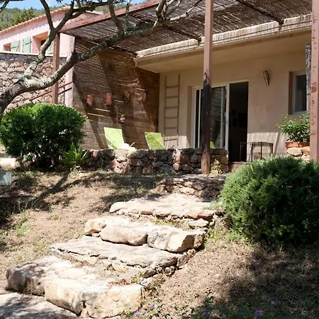 Maison Tavolara לינה וארוחת בוקר