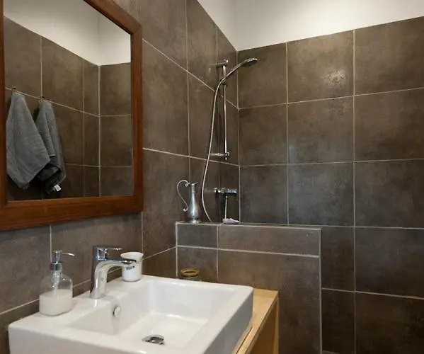 Maison Tavolara فندق مبيت وإفطار 3*